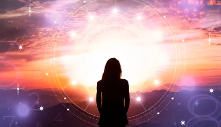 Horoscop săptămânal 24 - 30 august. Eclipsa de Lună, piatră de încercare pentru zodii. Ce schimbări aduce