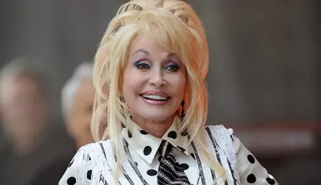 Dolly Parton a murit la 80 de ani. Viața, cariera și ultima dorință a celebrei interprete