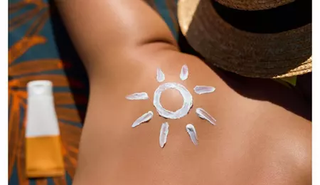 Autobronzant sau aftersun: avantaje și beneficii pentru un bronz sănătos
