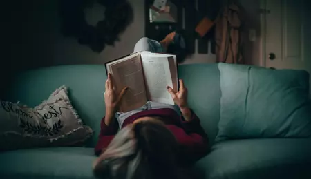 De ce sunt atât de populare cărțile romantasy pe BookTok?