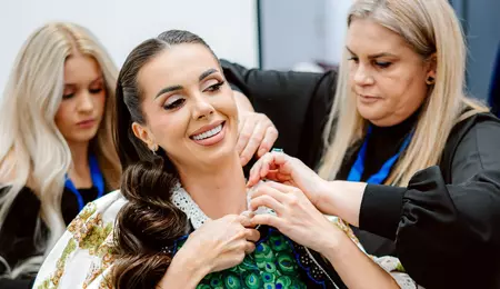 Câți bani scoți din buzunar dacă o vrei pe Georgiana Lobonț la nuntă. Artista nu acceptă orice invitație