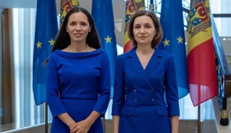 Mirabela Grădinaru, apariție elegantă la Chișinău. Prima Doamnă a României s-a asortat cu Maia Sandu