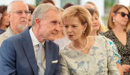 Principesa Margareta și Principele Radu au sărbătorit 30 de ani de căsnicie. Ce ținute speciale au purtat la nunta de perlă