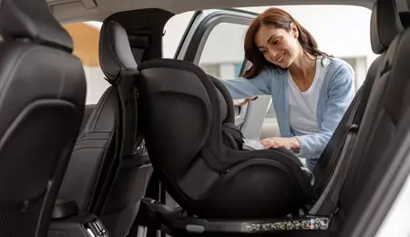Ghid pentru părinți: cum instalezi corect un scaun auto cu Isofix