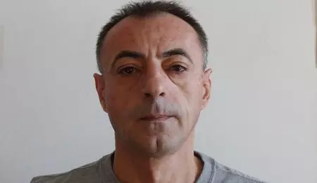 A murit Răzvan Apostolescu, vocea iubită de generații de microbiști. Legendarul comentator de la „Fotbal minut cu minut” avea 66 de ani