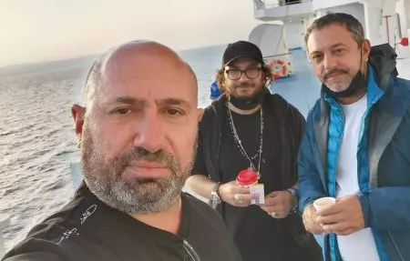 Cei trei chefi la cutit