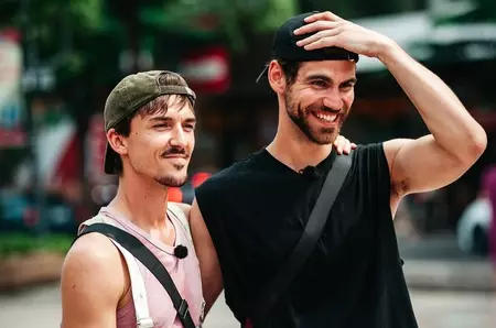 Emil Rengle și Alejandro Fernandez fac nunta peste doi ani. Vor organiza două evenimente, inclusiv în România: „Vreau să fie cu dansuri populare românești, să mâncăm sarmale”