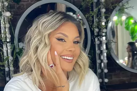 Ramona Olaru, despre adolescența ei, înainte să ajungă la Neatza: "Eram un fel de Betty cea urâtă. Eram la muncă, pe câmp"/ Cum arăta atunci, brunetă și cu aparat dentar