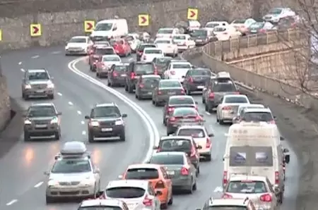 Aglomerația pe Valea Prahovei se reduce odată cu primul tronson de 10 km, între Azuga și Bușteni