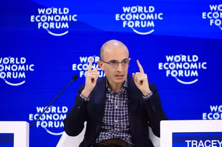 Yuval Noah Harari la Davos: AI nu este o unealtă. Este un agent care poate prelua puterea