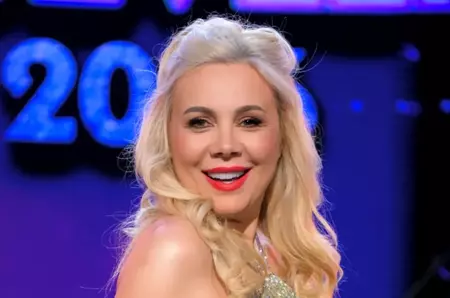 Imagini WOW cu Dana Săvuică în costum de baie, la 56 de ani. Și-a arătat formele perfecte: „Ca femeie, nu e ușor să îți accepți vârsta”