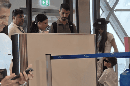 Theo Rose și Anghel Damian, colegi de avion cu Răzvan Lucescu la întoarcerea din vacanță. Cu cine au dat nas în nas la bagaje
