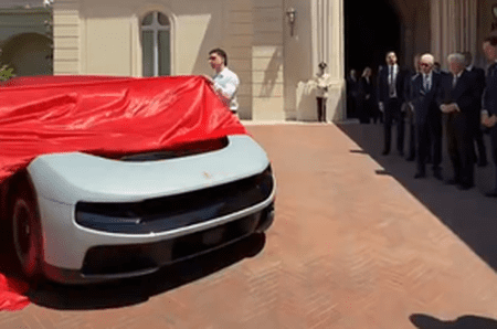 Noul Ferrari Luce, primul model full-electric din istoria mărcii italiene, a fost dezvăluit în prezența președintelui Italiei