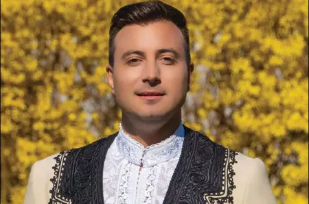 Cine este Valentin Sanfira. A crescut în sărăcie, și-a construit o carieră în muzica populară și a divorțat de Codruța Filip