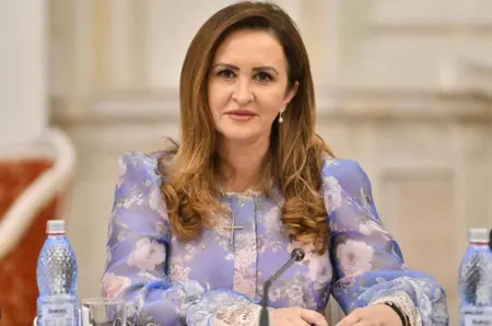 Cine este Natalia Intotero, ministrul Mediului în Guvernul Luca Niculescu: "Sunt dispusă să muncesc 24 din 24 de ore!"/ Ce avere are împreună cu soțul italian