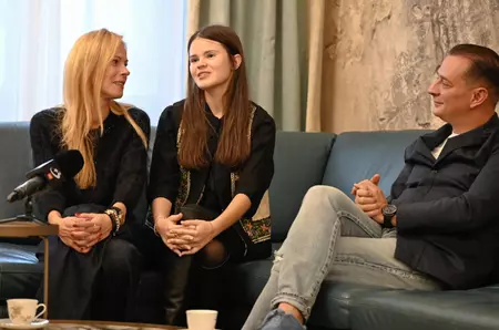 Cine este soția lui Daniel Băluță, candidatul PSD pentru Primăria București. Andreea-Mihaela Băluță s-a îndrăgostit în studenție de el: "M-a cucerit cu o pereche de șosete"