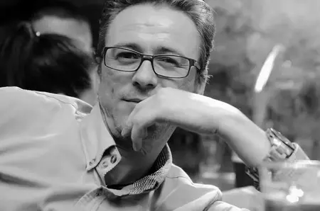 A murit „Dahey” Dani Apetroaiei. Artistul avea 49 de ani, iar colegii de breaslă îl deplâng: „Ne-ai făcut să ne simțit mereu ca acasă pe scenă”