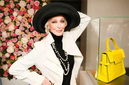 Cine este Carmen Dell’Orefice, fotomodelul de 94 de ani care a apărut recent pe coperta Vogue. A debutat în 1947, din întâmplare, și a fost muza lui Salvador Dali