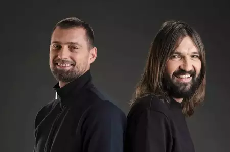 Gabi Tamaș îi oferă 5.000 de euro Olgăi Barcari din premiul de la Asia Express. Ce mesaj au transmis câștigătorii pentru adversarii lor, Alex și Ștefan: "Nu cred că putea exista o finală la fel de tare dacă nu eram cu voi"