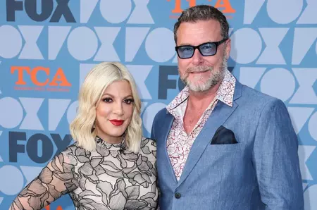Tori Spelling și Dean McDermott divorțează oficial la 19 ani de la nuntă. Ce se întâmpla cu cei cinci copii ai lor