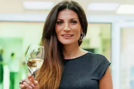 Ioana Ginghină, mesaj tăios pentru femeile invidioase pe succesul ei la bărbați: "Ele nu au putut să găsească un bărbat și eu am găsit trei! Dacă mâine divorțez, îl găsesc pe al patrulea"