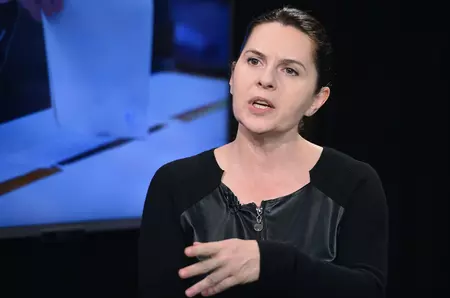 Cine este Adriana Săftoiu, noul director TVR. A fost consiliera lui Traian Băsescu și a fost căsătorită cu un fost șef al SIE