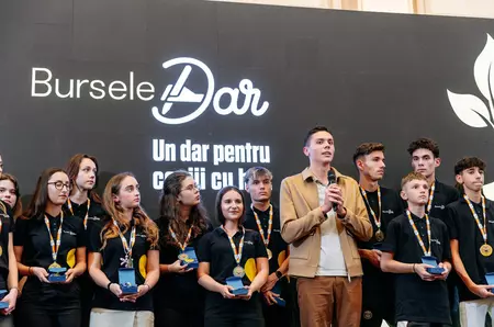 David Popovici, campion și la înot și la gesturi caritabile! Amalia Enache a dezvăluit totul despre actele de caritate pe care le-a făcut: "Casele construite, sumele strânse, ajutorul pe care îl oferă individual"