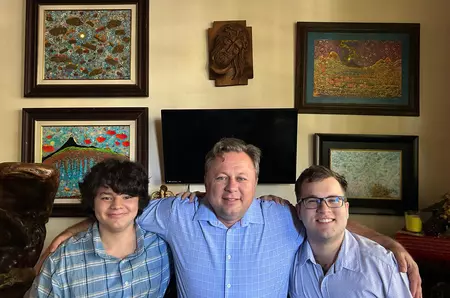 Dragoș Dolănescu, viață de film: are trei copii cu trei femei, iar cea de-a doua soție a murit la naștere. Cum arată acum fiica și cei doi băieți și cu ce se ocupă: "Tata ar fi fost foarte mândru de ei" / EXCLUSV