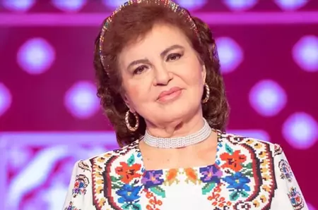 Ce bancuri spumoase le-a spus Irina Loghin spectatorilor de la Sala Palatului. La 86 de ani, artista este ironică și autoironică: ”Îi mulțumesc lui Dumnezeu că m-a adus până aici, că nu am mierlit-o până acum”