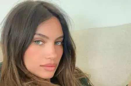 Alina Pușcău, o copilărie marcată de lipsa părinților și abuzuri emoționale: "Mama nu prea avea timp de mine. A trebuit să mă educ singură, să-mi fac prieteni, mă lăsa cu vecinii"