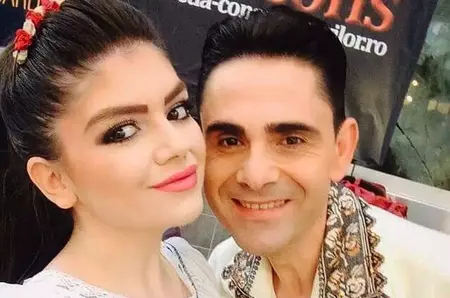 Imagini sfâșietoare cu Anamaria Rosa la mormântul lui Aurelian Preda, în ziua în care tatăl ei ar fi împlinit 56 de ani: "Am venit să-ți aduc florile tale preferate de ziua ta, tati!"