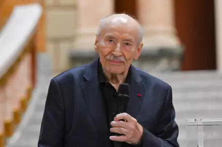 Ce probleme de sănătate are Victor Rebengiuc, la 93 de ani: „Nu pot ieși din casă decât cu ajutor. Fără baston, nu am echilibru” / S-a tratat la Tuncay Ozturk, fostul soț al Andreei Marin