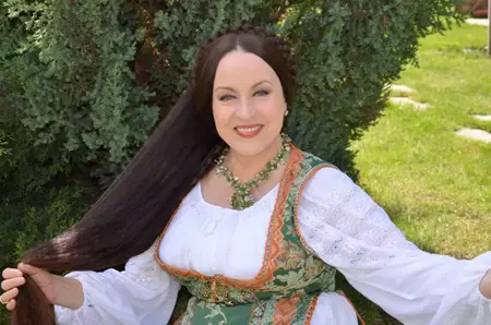Cum arată casa din București a Mariei Dragomiroiu. Vila luxoasă se află pe malul apei și a costat 150 de mii de euro acum 14 ani: "Eu si fiica mea am fost arhitecți"