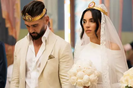 Imagini spectaculoase de la cununia religioasă a lui Dorian Popa cu soția lui, Andreea, de la Parohia Clinceni. Și-au spus jurăminte, iar al ei a fost copiat dintr-un film 