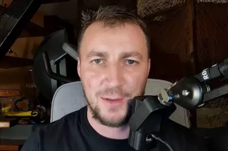 Marian Godină îi ia apărarea elevei ajunsă virală după ce a declarat, zâmbind, că speră să ia nota 4 sau 5 la Evaluarea Națională: "Mulți dintre cei care comentează agresiv își varsă, de fapt, propriile neîmpliniri"