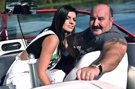 Cum arată casa lui Nuțu Cămătaru de pe malul lacului Snagov. Interlopul locuiește aici cu actuala soție, Claudia Brazilianca, și fiul lor