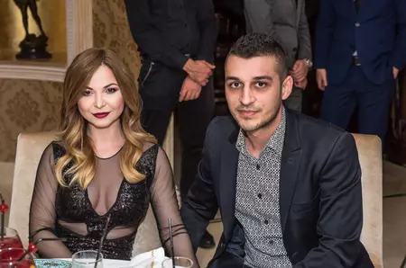 Fostul soț al Alessiei a răbufnit după ce cântăreața l-a acuzat că nu se implică financiar în creșterea fiului lor: "Să își facă publicitate pe talentul ei, nu pe copilul meu"