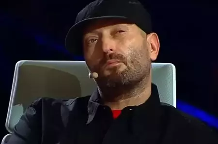 Cum a apărut Cheloo pe scenă, după ce a fost internat la Psihiatrie. Artistul a afișat un look nou după problemele de sănătate cu care s-a confruntat