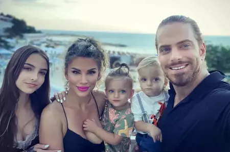 Alina Laufer a spus care e cea mai importantă lecție de viață primită de la mama ei, pe care a pierdut-o acum 3 luni: "Acest lucru l-am învățat și eu. Ea a renunțat la cariera ei!"