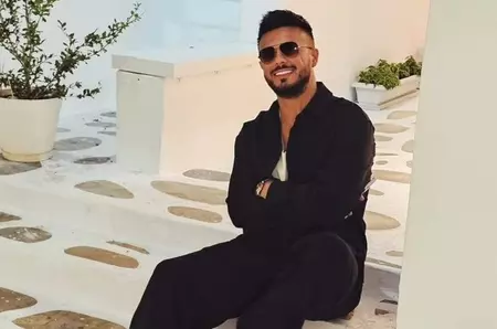 Cum a apărut burlacul Gabi Bădălău, la o petrecere, după despărțirea de Bianca Drăgușanu. A postat fotografia în care apare înconjurat de mai multe femei