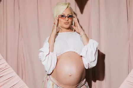 Alexandra Stan a născut o fetiță! La 37 de ani, cântăreața a devenit mamă pentru prima oară. Numele special pe care l-a ales pentru fiica ei: "E puternic, e feminin și e mama tuturor"