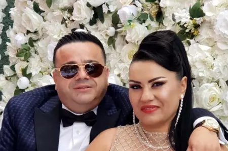 Cati Simionescu spune de ce i-a iertat, de fapt, infidelitățile lui Adrian Minune. Susține că nu copiii au ținut-o lângă el: „Cred că n-am putut eu să trăiesc fără el. 100 de copii nu te țin lângă cineva"