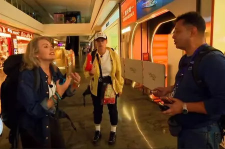 Mirela Vaida s-a certat cu un angajat al unui mall, la Asia Express: „M-au apucat toate spumele. Nu te joci cu poliția la chinezi”. Ce i-a reproșat Oanei Tomoiagă