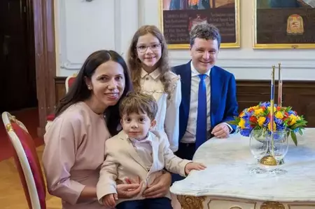 Mirabela Grădinaru avertizează asupra efectelor expunerii copiilor la tehnologie: „Cred cu tărie că trebuie să le oferim, în primii ani de viaţă, cât mai puţine ecrane”