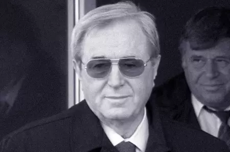 Victor Pițurcă, Anghel Iordănescu și Viorel Hrebenciuc, îndurerați la priveghiul lui Viorel Păunescu. Imagini sfâșietoare de la Biserica Sfântul Elefterie Vechi din Capitală: „A fost un prieten foarte bun. I-a venit și lui sfârșitul”