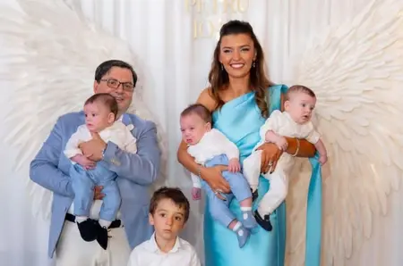 Nicolae Bănicioiu și soția lui și-au botezat tripleții: „De la agonie la extaz. De la teamă la recunoștință. De la rugăciuni la minuni”. Petru, Ioan și Matei au avut parte de o petrecere spectaculoasă