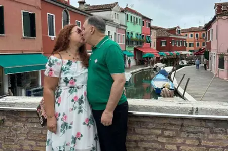 Vali Vijelie și soția lui, vacanță de vis în Bali. Cum arată Carmen Rusu, femeia care îi stă artistului alături, de aproape 28 de ani