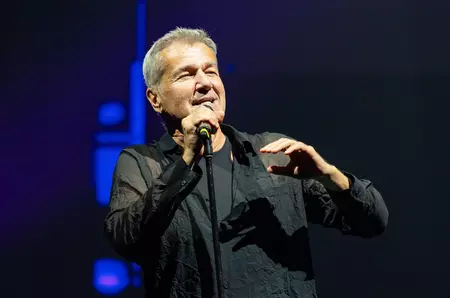 Cine este tânăra brunetă alături de care a fost surprins Dan Bittman. Artistul a făcut primele declarații. „Este foarte, foarte frumoasă”