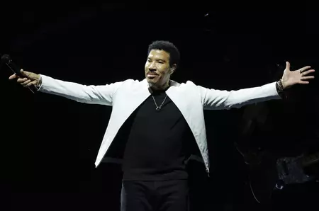 Lionel Richie, internat la Terapie Intensivă după concertul din St. Louis. Ce s-a întâmplat în timpul spectacolului