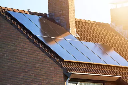 Ce reguli noi se aplică românilor cu panouri fotovoltaice după promulgarea legii de către Nicușor Dan